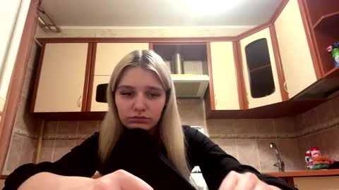 Mia online show from 23, 2, 2026