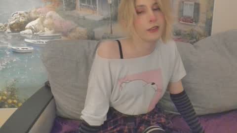 Snapshot of taka_s_paintroom chatting on 18, 12, 2024 Taka online show from 18, 12, 2024