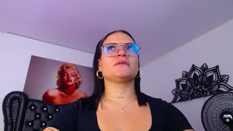 Snapshot of taliana36 chatting on 6, 3, 2025 taliana36 online show from 6, 3, 2025