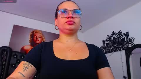 Snapshot of taliana36 chatting on 16, 10, 2025 taliana36 online show from 16, 10, 2025