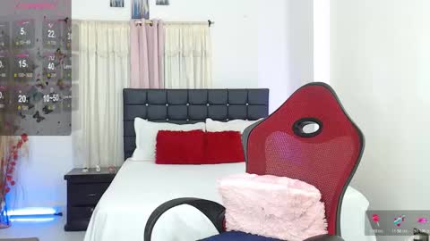 taliana  modelo independiente online show from 15, 12, 2025