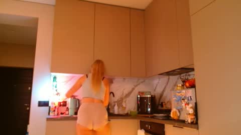  Kira  online show from 5, 2, 2026