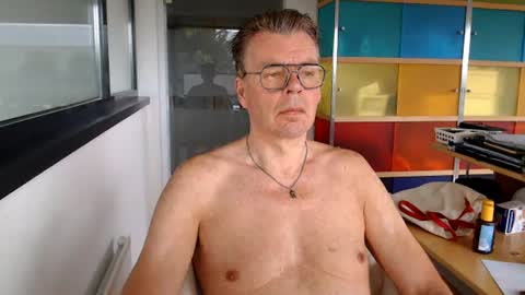 Snapshot of tall_dudenl chatting on 20, 7, 2026 Tall daddy online show from 20, 7, 2026