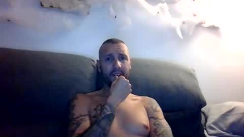 Snapshot of tamalbexxx chatting on 17, 10, 2025 tamalbexx online show from 17, 10, 2025
