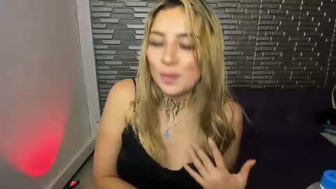Snapshot of tamara_velezz chatting on 12, 5, 2026 Tamara online show from 12, 5, 2026