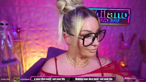 Snapshot of tamaramilano chatting on 8, 5, 2026 TamaraMilano online show from 8, 5, 2026