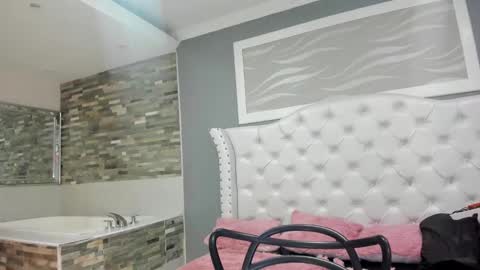 Tammara  online show from 8, 3, 2025