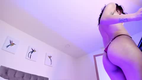 Snapshot of tamy_edwards chatting on 4, 1, 2025 Tamy online show from 4, 1, 2025