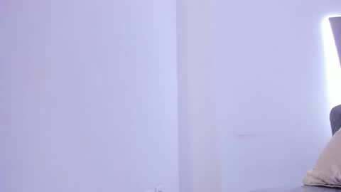 Tamy Leen online show from 4, 3, 2025