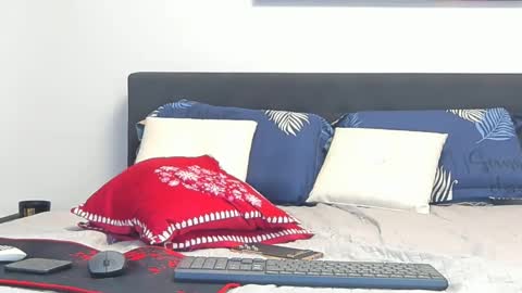 Snapshot of taniaforbs chatting on 3, 12, 2024 taniaforbs online show from 3, 12, 2024