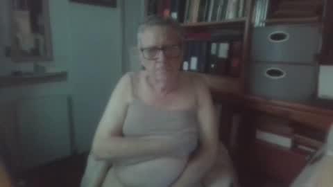 Snapshot of tantric43 chatting on 22, 4, 2026 alex tanner online show from 22, 4, 2026