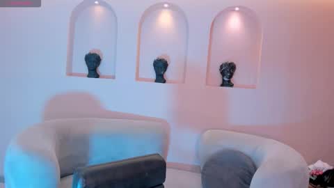 Tara Lawrence online show from 19, 10, 2025