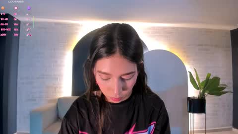 Snapshot of taralawrence chatting on 7, 2, 2026 Tara Lawrence online show from 7, 2, 2026