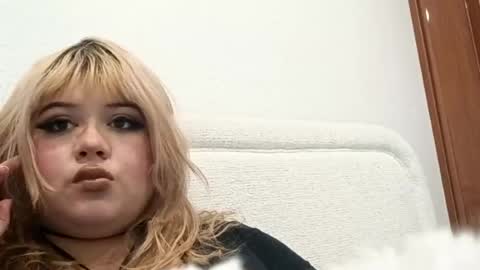 Snapshot of taraluvsu chatting on 21, 5, 2026 Tara Esa online show from 21, 5, 2026