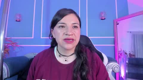 Snapshot of tarataylorr chatting on 4, 11, 2025 Tara online show from 4, 11, 2025