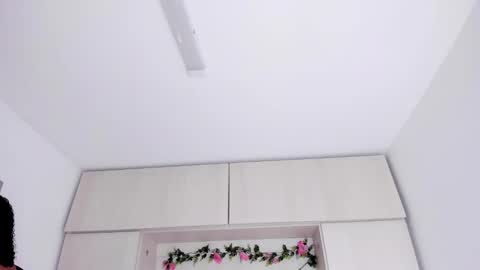  T A R A  online show from 14, 9, 2025