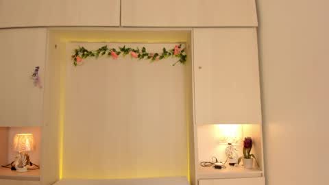  T A R A  online show from 9, 4, 2026