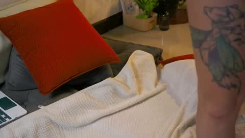 RHEA  pronanciation like Reya   online show from 8, 1, 2025