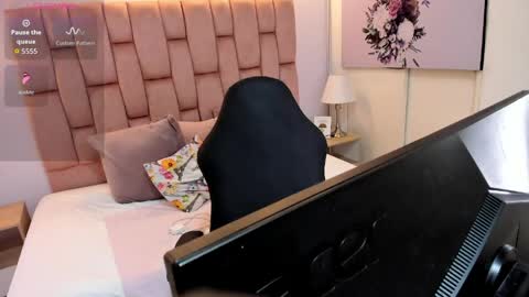 Snapshot of tatianacrow chatting on 31, 3, 2026 Tatiana online show from 31, 3, 2026