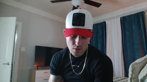 tattedlatino1 online show from 18, 12, 2024