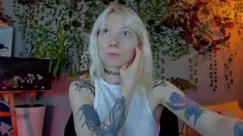 Snapshot of tattoo_artbaby chatting on 4, 7, 2026 tattoo_artbaby online show from 4, 7, 2026