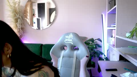 Nathalie Hardy  online show from 26, 2, 2026