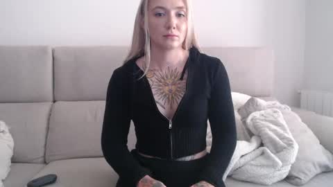 tattoobbgirl online show from 29, 9, 2025