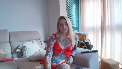 Snapshot of tattoobbgirl chatting on 29, 4, 2026 tattoobbgirl online show from 29, 4, 2026