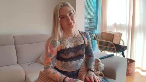 Snapshot of tattoobbgirl chatting on 8, 5, 2026 tattoobbgirl online show from 8, 5, 2026