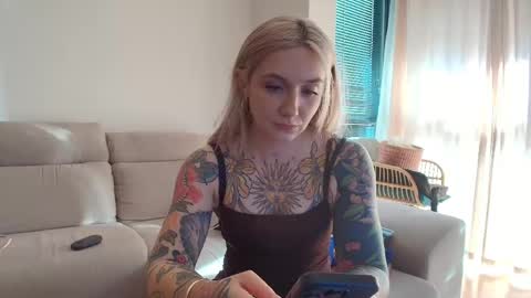Snapshot of tattoobbgirl chatting on 8, 6, 2026 tattoobbgirl online show from 8, 6, 2026