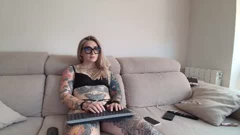 Snapshot of tattoobbgirl chatting on 23, 6, 2026 tattoobbgirl online show from 23, 6, 2026