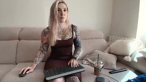 Snapshot of tattoobbgirl chatting on 1, 7, 2026 tattoobbgirl online show from 1, 7, 2026