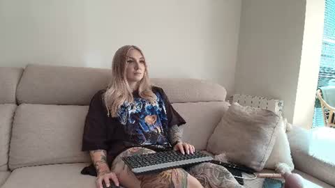 Snapshot of tattoobbgirl chatting on 11, 7, 2026 tattoobbgirl online show from 11, 7, 2026