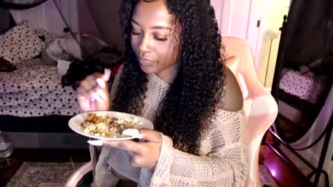 Snapshot of tattooedangelxx chatting on 17, 7, 2026 nyxxx online show from 17, 7, 2026
