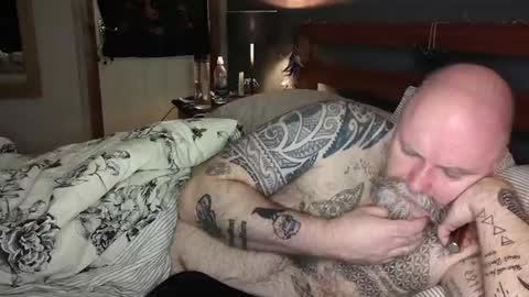 Tattooeddilf 01 online show from 4, 12, 2024