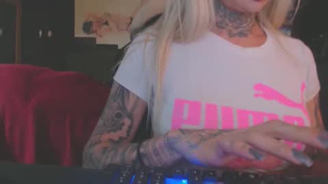 tatuada_safada online show from 9, 10, 2025