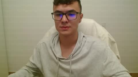 Snapshot of taurus4k chatting on 9, 12, 2024 taurus4k online show from 9, 12, 2024