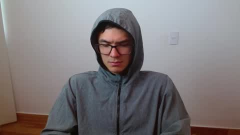 Snapshot of taurus4k chatting on 1, 3, 2025 taurus4k online show from 1, 3, 2025