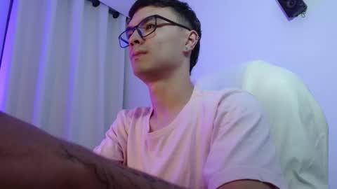 Snapshot of taurus4k chatting on 13, 11, 2025 taurus4k online show from 13, 11, 2025