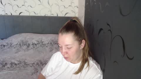Snapshot of taxxxu chatting on 10, 6, 2026 Diana online show from 10, 6, 2026