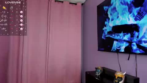 Snapshot of taybunny18 chatting on 27, 2, 2025   online show from 27, 2, 2025