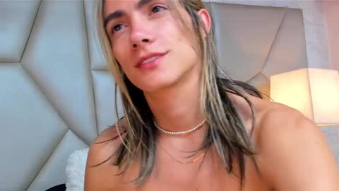 Snapshot of tayler_swift1 chatting on 15, 1, 2025 tayler_swift1 online show from 15, 1, 2025