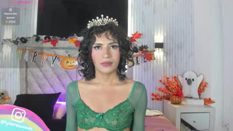 Taylor Harveey online show from 1, 11, 2025