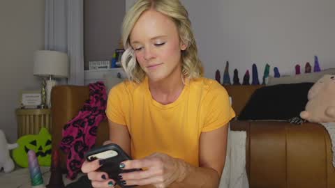 Taylor --  online show from 12, 10, 2025