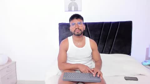 taylormaccurdy_ online show from 4, 11, 2025