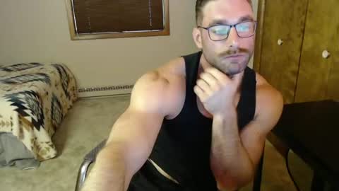 Snapshot of tayloroaks chatting on 10, 7, 2026 Taylor Oaks online show from 10, 7, 2026