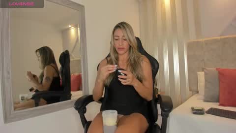 Snapshot of tayra_pradit chatting on 13, 12, 2024 tayra online show from 13, 12, 2024