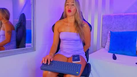 Snapshot of tayra_pradit chatting on 21, 5, 2026 tayra online show from 21, 5, 2026