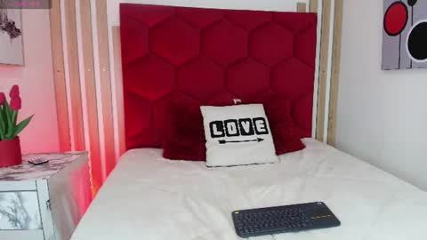 Snapshot of tayzon_foxxx chatting on 4, 7, 2026 Sofia online show from 4, 7, 2026