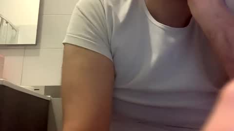 Snapshot of tbest1986 chatting on 14, 3, 2026 Tbest1986 online show from 14, 3, 2026